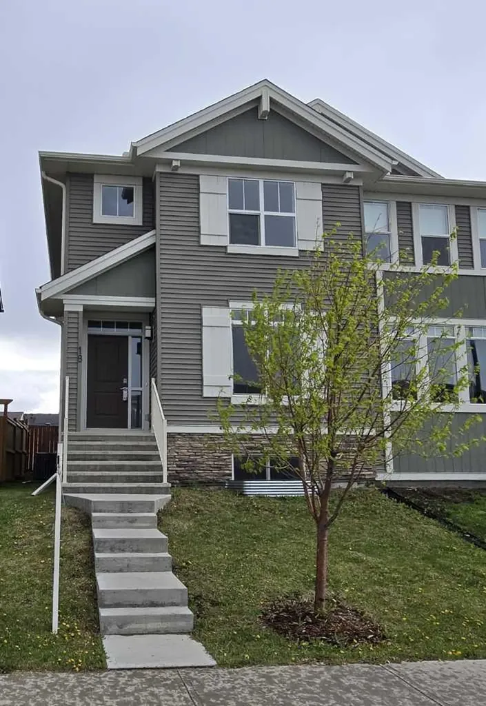 18 Willow Crescent Okotoks AB T1S 5S2