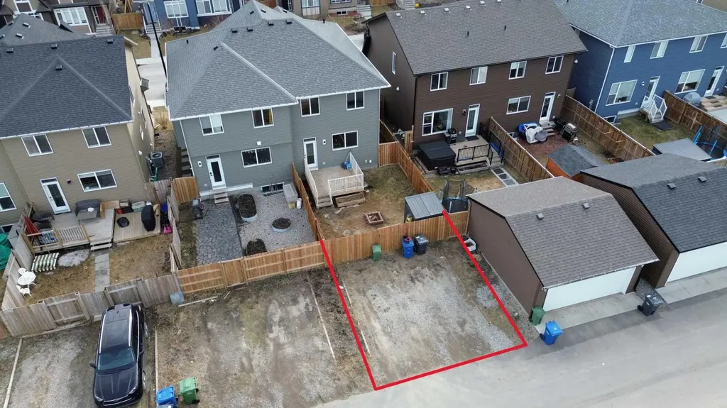 18 Willow Crescent Okotoks AB T1S 5S2