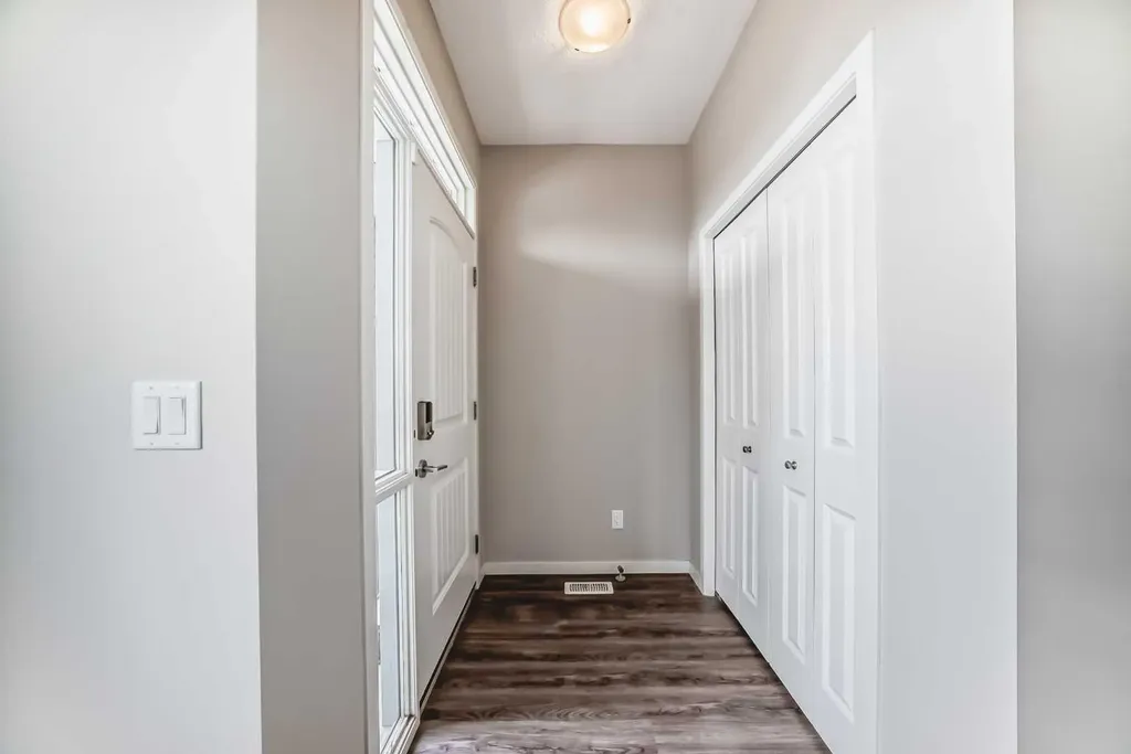 18 Willow Crescent Okotoks AB T1S 5S2