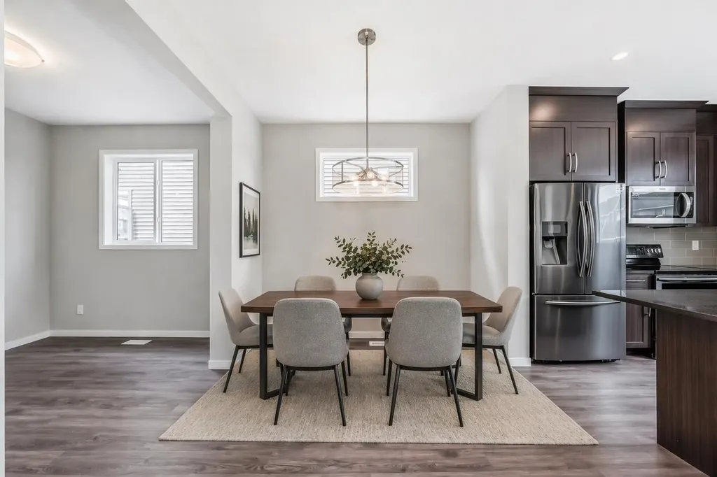 18 Willow Crescent Okotoks AB T1S 5S2