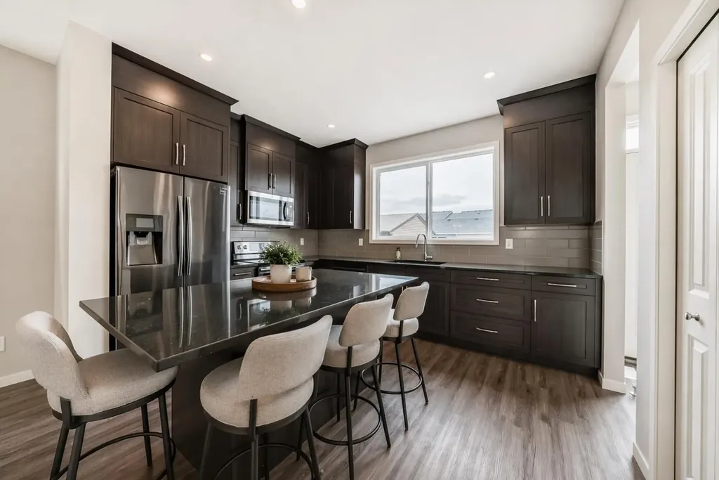 18 Willow Crescent Okotoks AB T1S 5S2