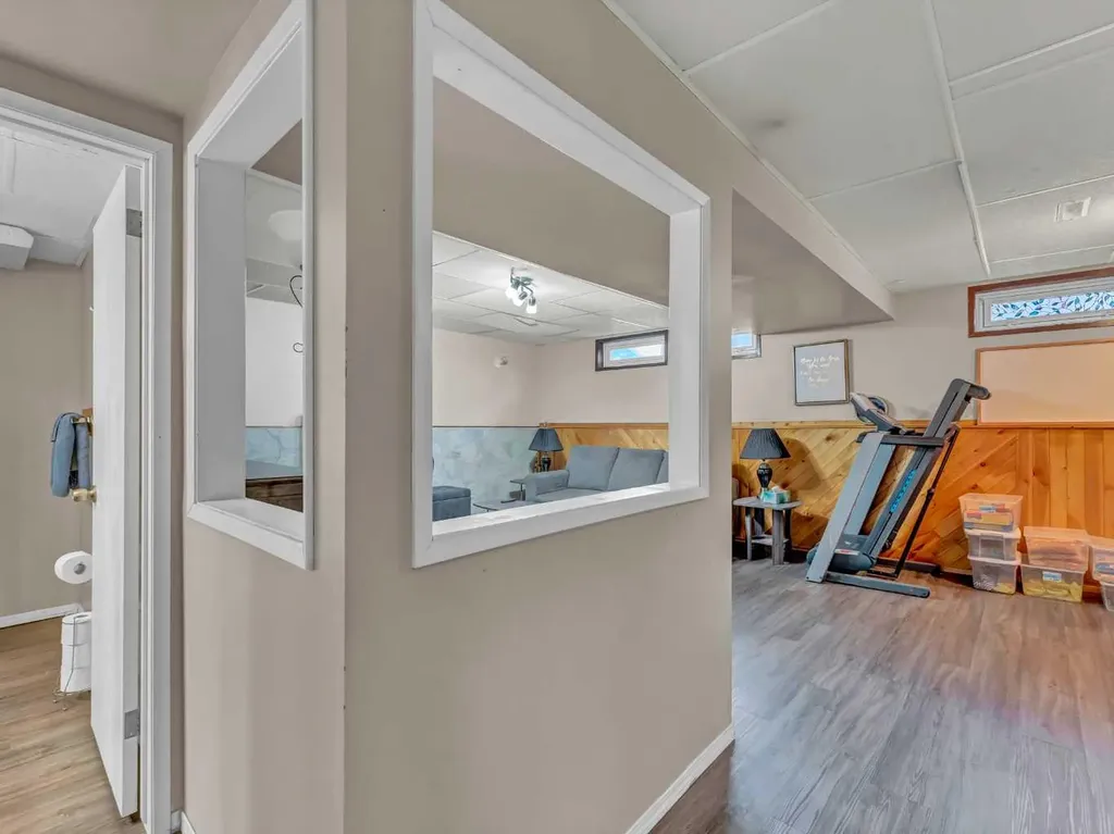 561 12 Street NW Medicine Hat AB T1A6R3
