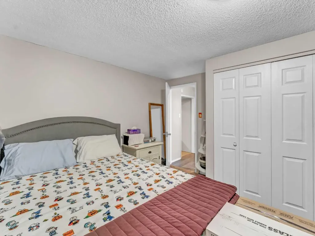 561 12 Street NW Medicine Hat AB T1A6R3