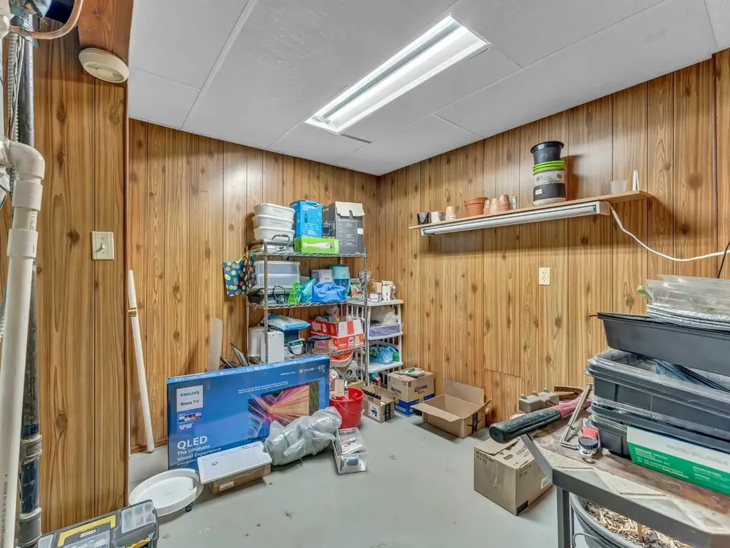 561 12 Street NW Medicine Hat AB T1A6R3