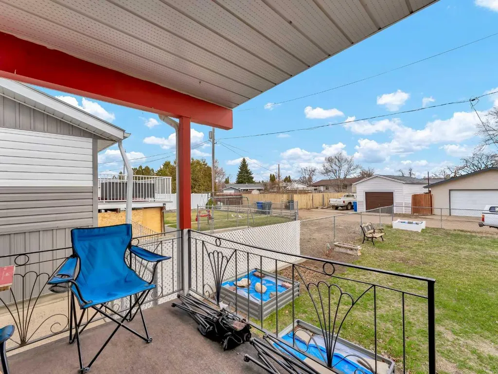 561 12 Street NW Medicine Hat AB T1A6R3