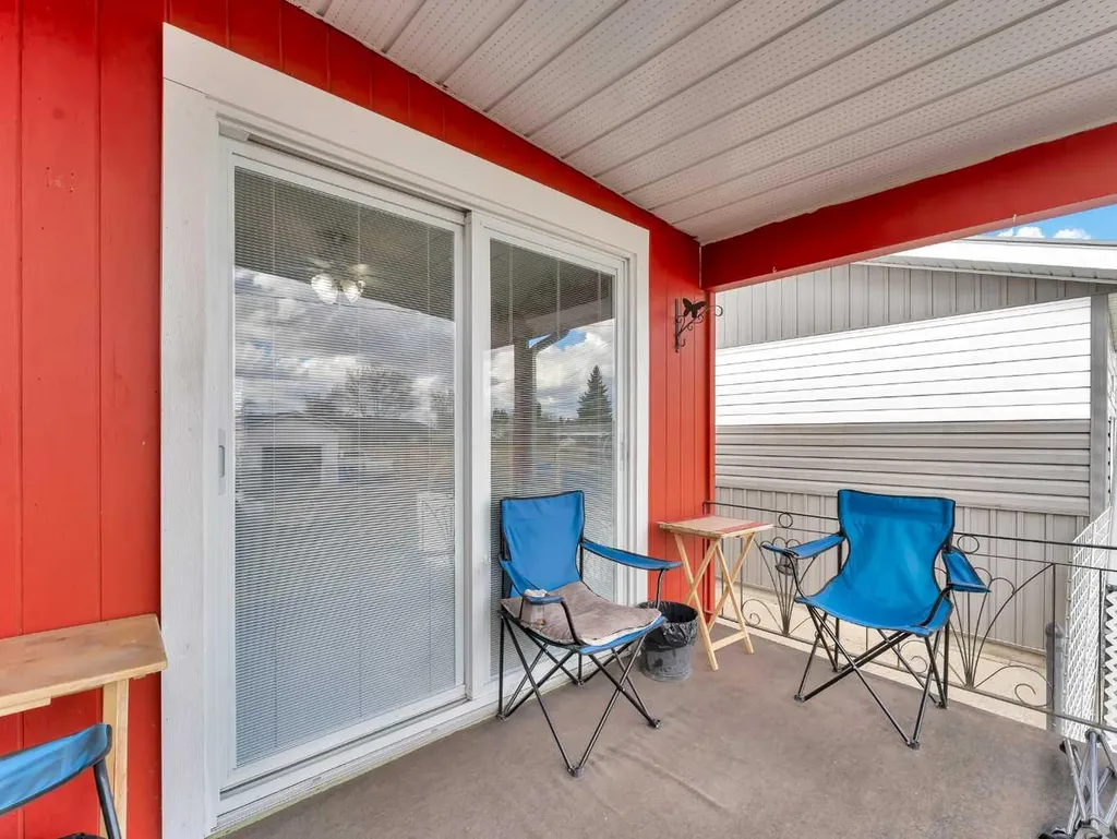 561 12 Street NW Medicine Hat AB T1A6R3