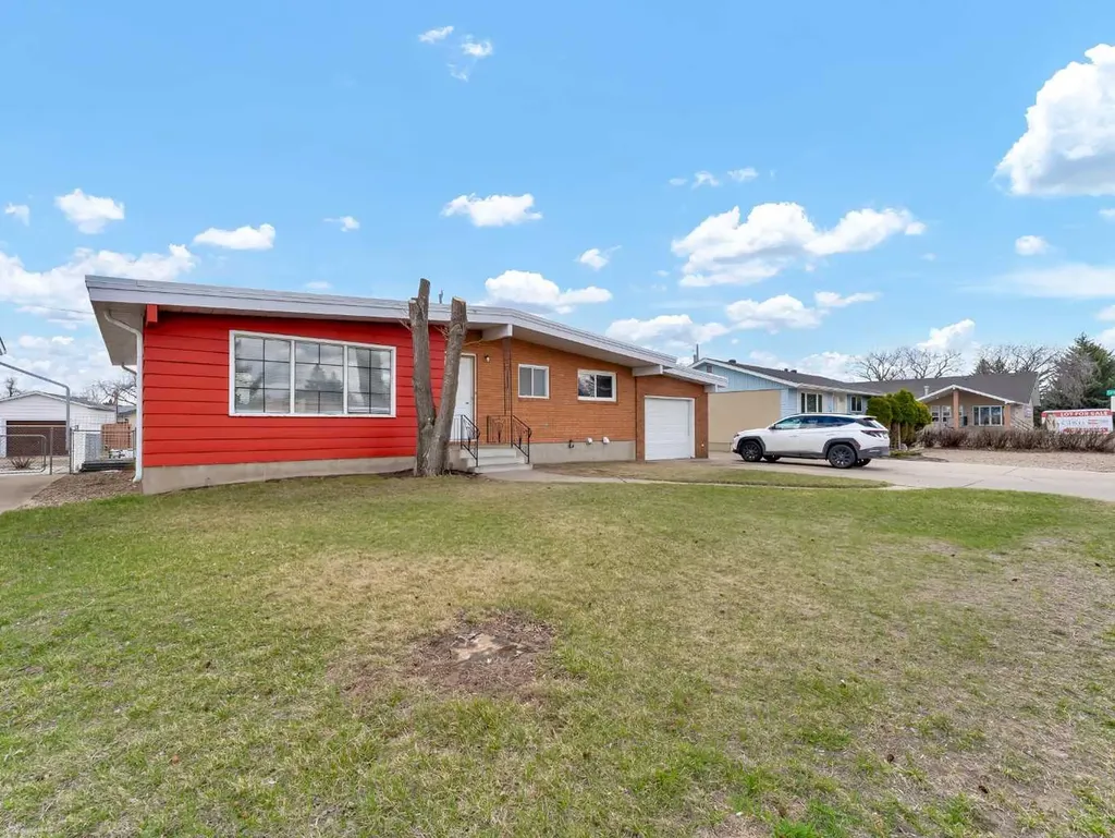 561 12 Street NW Medicine Hat AB T1A6R3