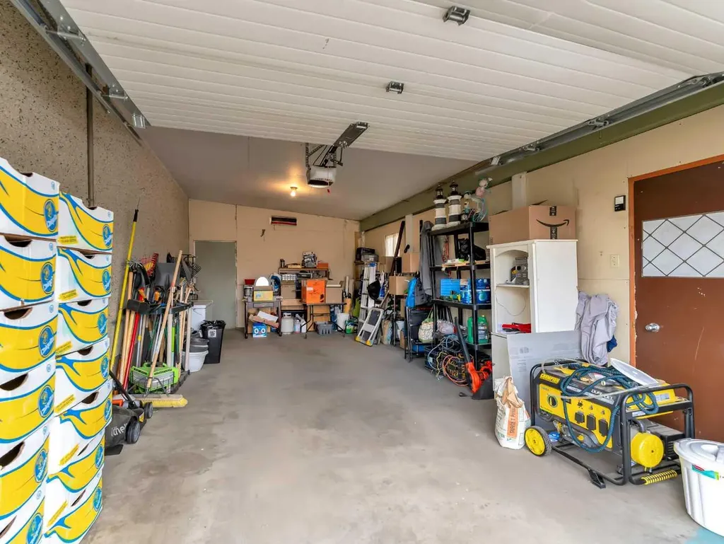 561 12 Street NW Medicine Hat AB T1A6R3