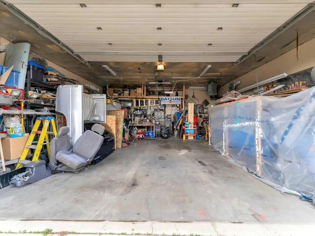 561 12 Street NW Medicine Hat AB T1A6R3