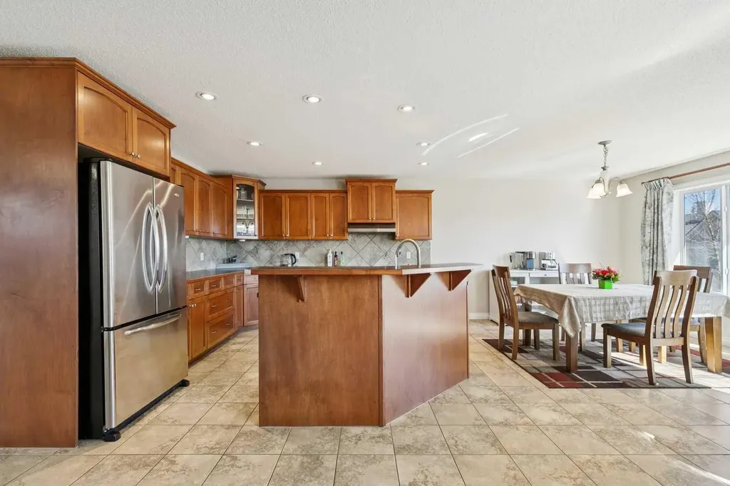 63 Westmount Circle Okotoks AB T1S 0B7