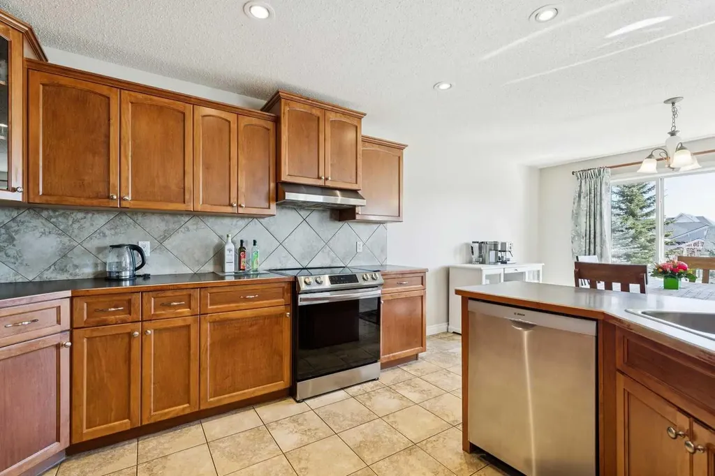 63 Westmount Circle Okotoks AB T1S 0B7