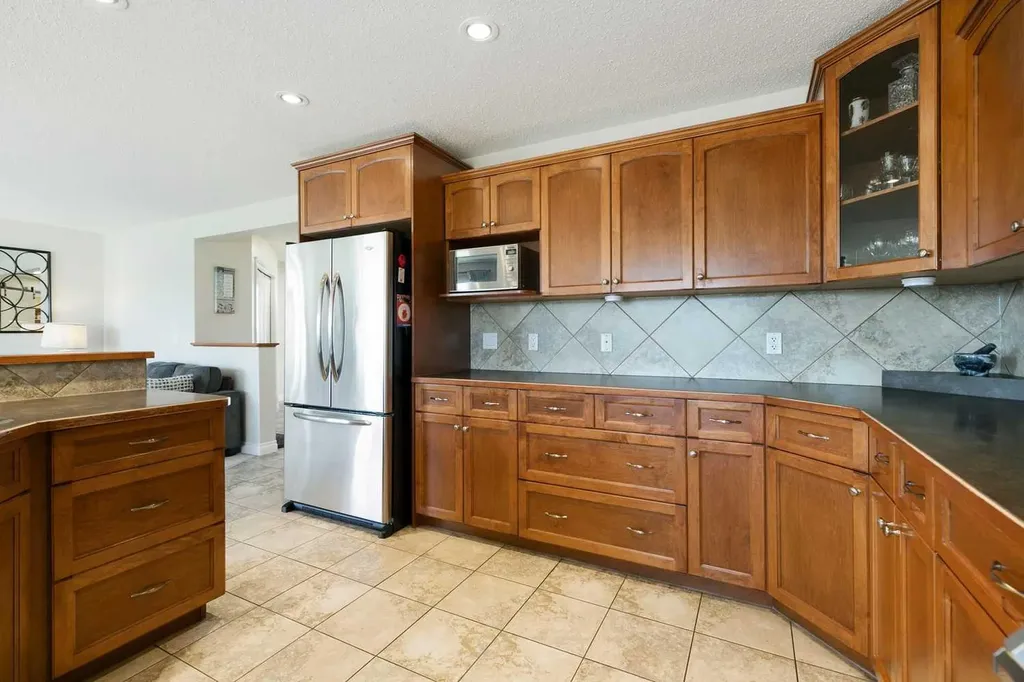 63 Westmount Circle Okotoks AB T1S 0B7