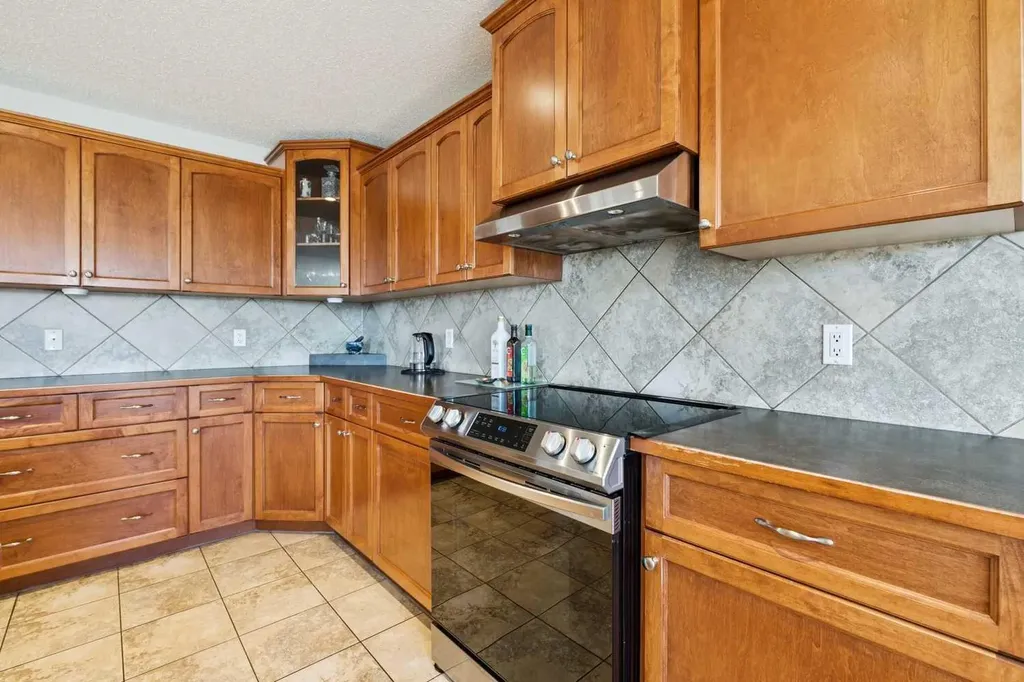 63 Westmount Circle Okotoks AB T1S 0B7