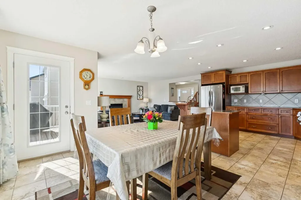 63 Westmount Circle Okotoks AB T1S 0B7
