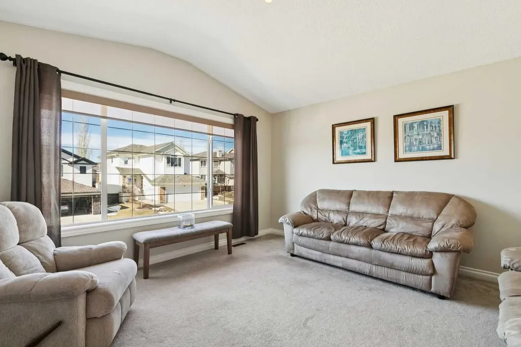 63 Westmount Circle Okotoks AB T1S 0B7