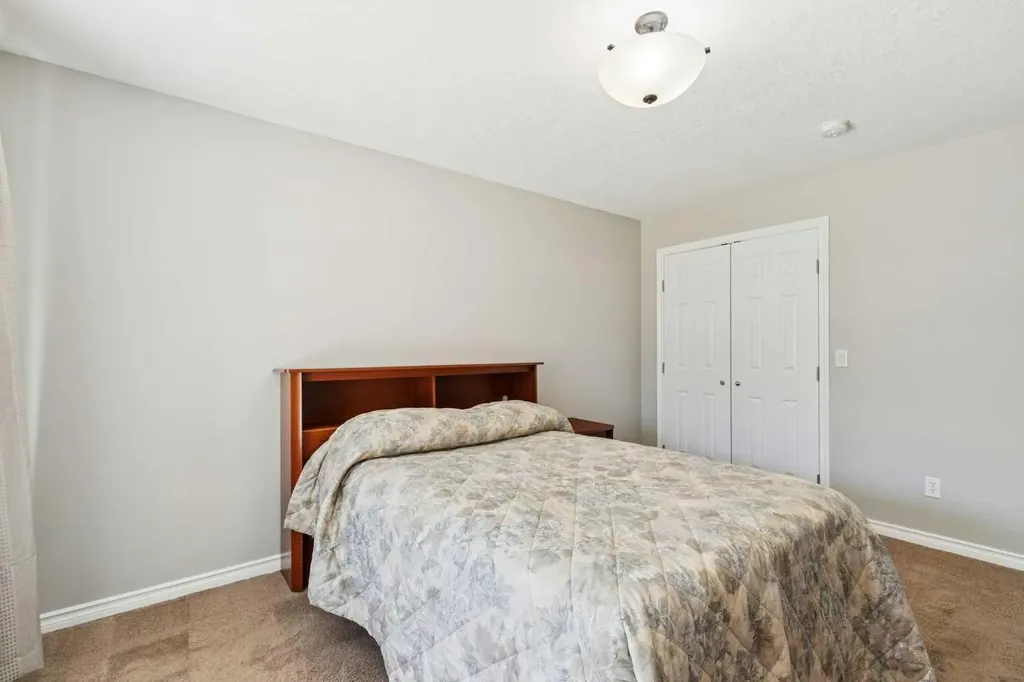 63 Westmount Circle Okotoks AB T1S 0B7