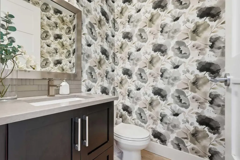 1923 49 Avenue SW Calgary AB T2T 2V3