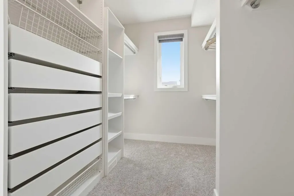 1923 49 Avenue SW Calgary AB T2T 2V3