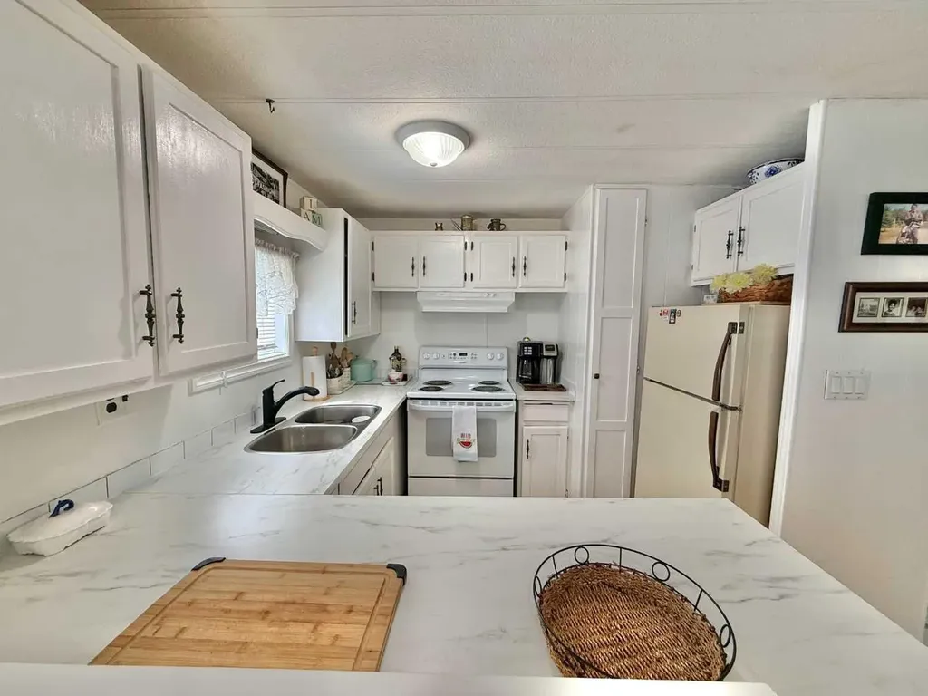 133 Jarvis Street Hinton AB T7V1R6