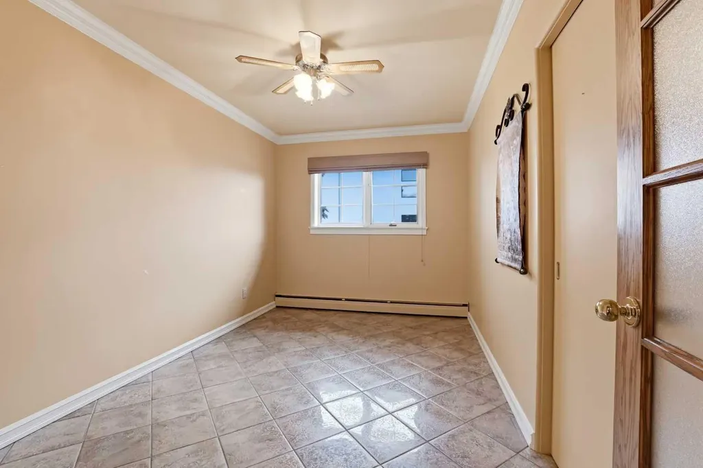 3919 43 Avenue Red Deer AB T4N 3B8