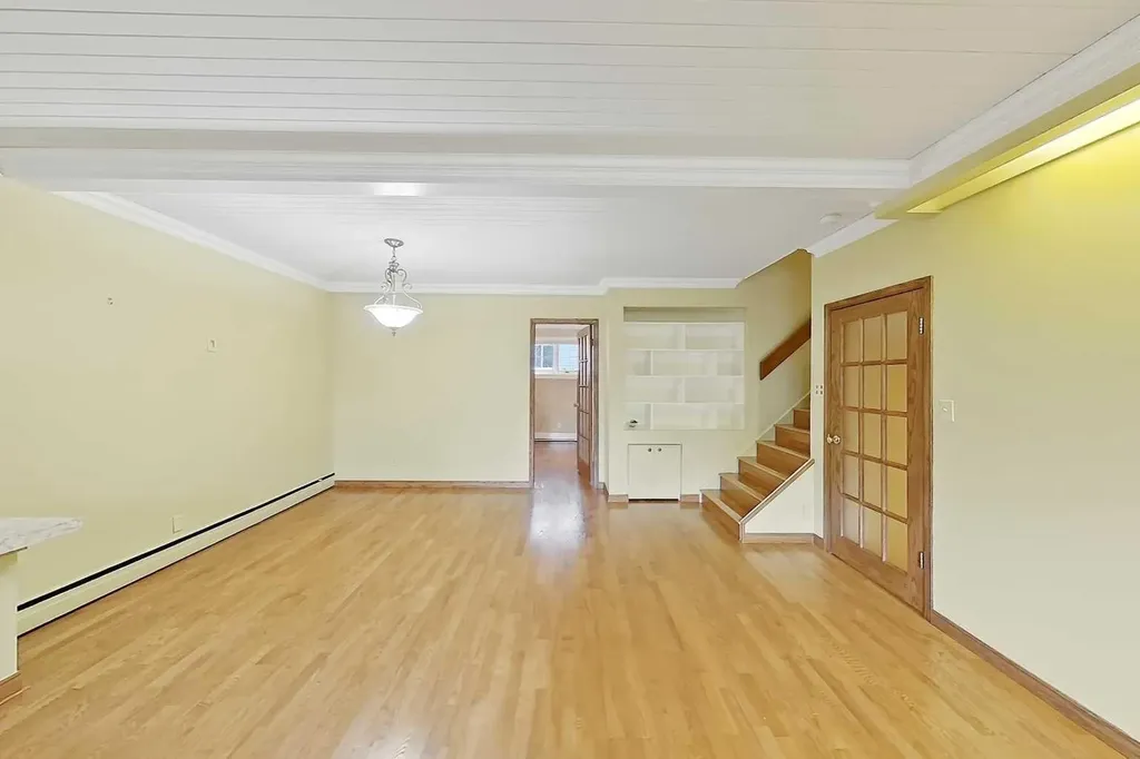 3919 43 Avenue Red Deer AB T4N 3B8
