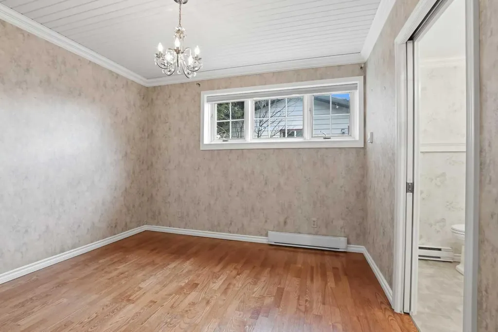 3919 43 Avenue Red Deer AB T4N 3B8