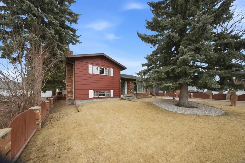 3919 43 Avenue Red Deer AB T4N 3B8