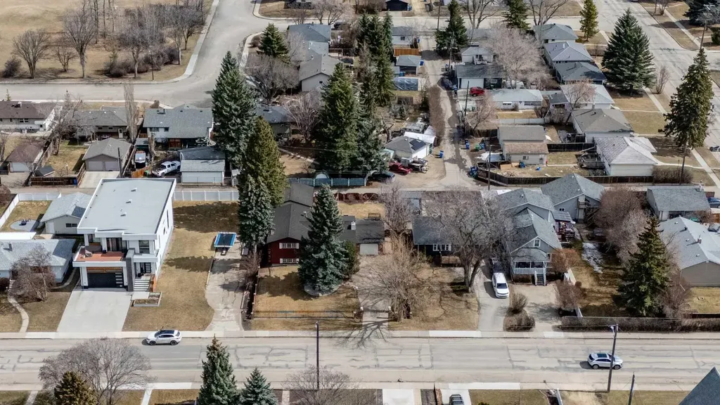 3919 43 Avenue Red Deer AB T4N 3B8