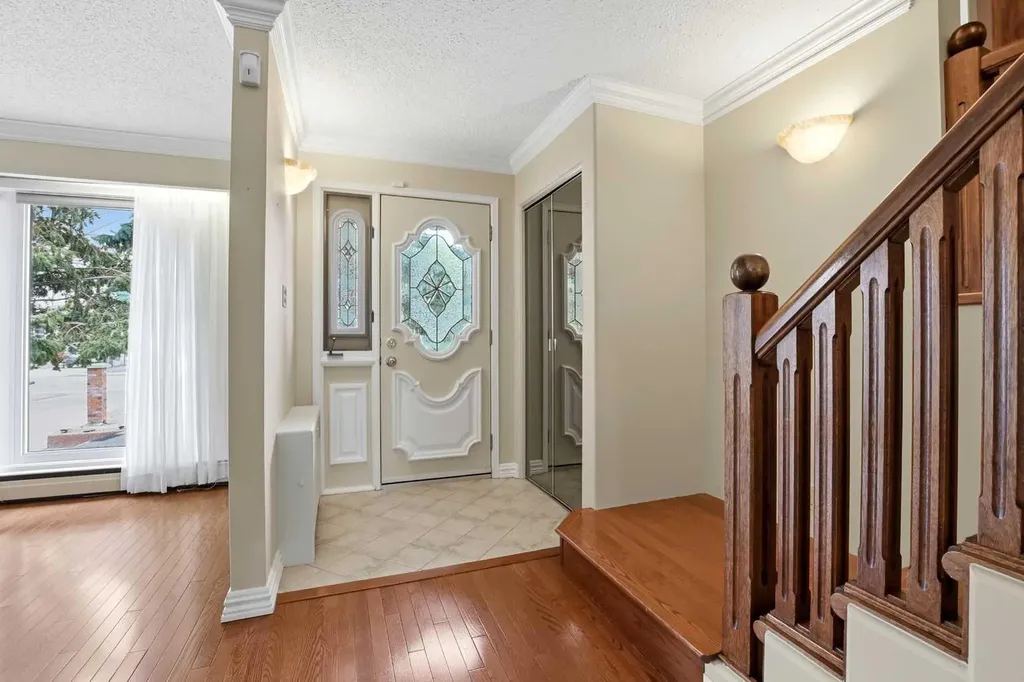 3919 43 Avenue Red Deer AB T4N 3B8