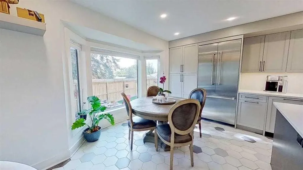 1423 18 Street NE Calgary AB T2V 4V8