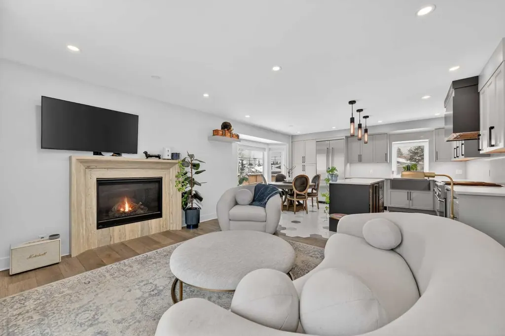 1423 18 Street NE Calgary AB T2V 4V8