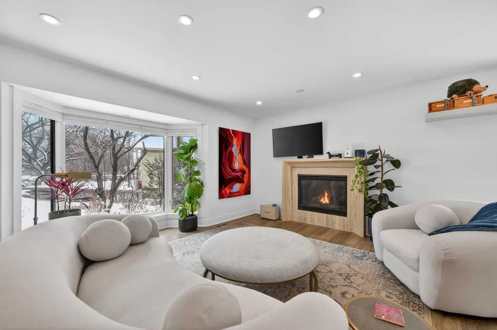 1423 18 Street NE Calgary AB T2V 4V8