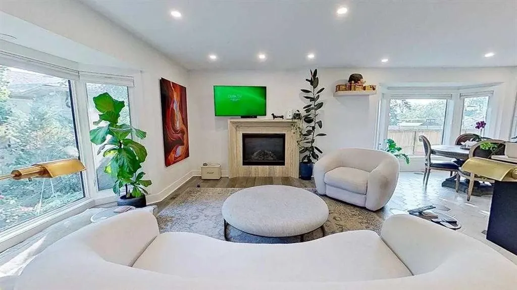 1423 18 Street NE Calgary AB T2V 4V8