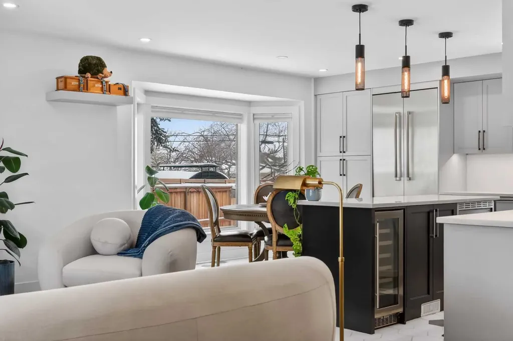 1423 18 Street NE Calgary AB T2V 4V8