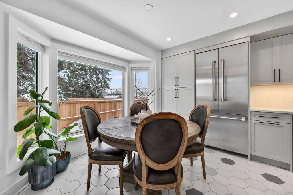 1423 18 Street NE Calgary AB T2V 4V8