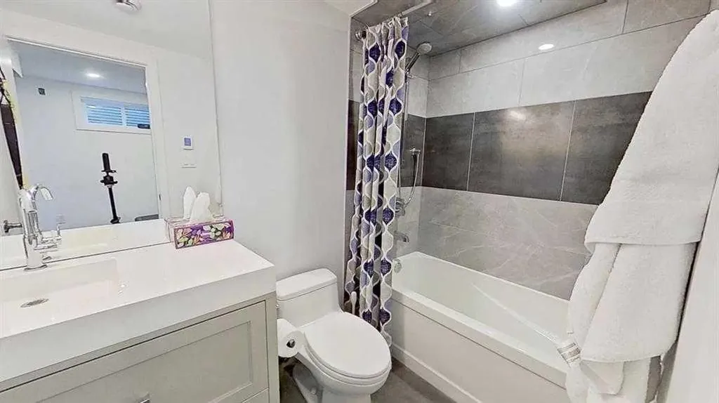 1423 18 Street NE Calgary AB T2V 4V8