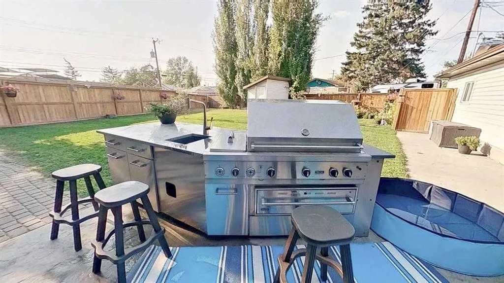 1423 18 Street NE Calgary AB T2V 4V8