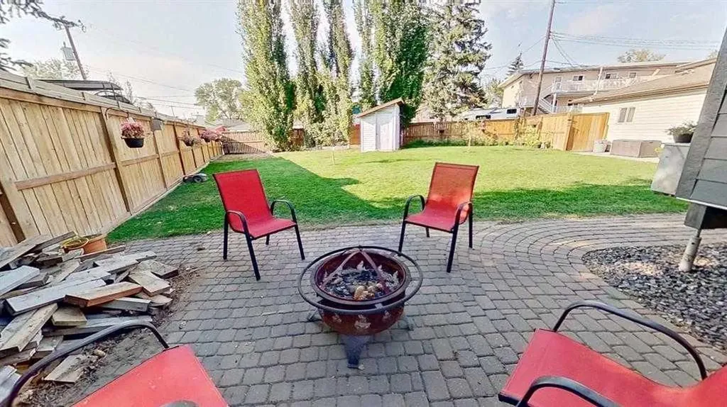 1423 18 Street NE Calgary AB T2V 4V8