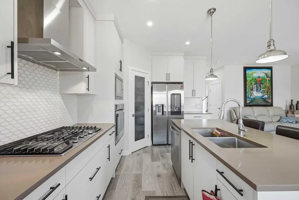 82 Legacy Glen Terrace SE Calgary AB T2X 3Y8