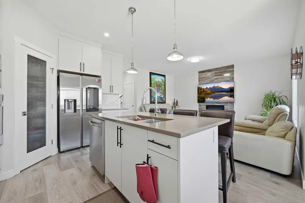 82 Legacy Glen Terrace SE Calgary AB T2X 3Y8