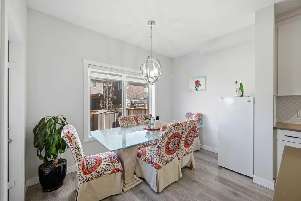 82 Legacy Glen Terrace SE Calgary AB T2X 3Y8