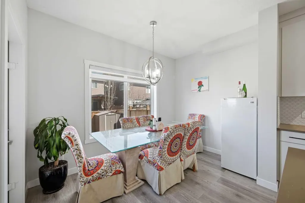 82 Legacy Glen Terrace SE Calgary AB T2X 3Y8