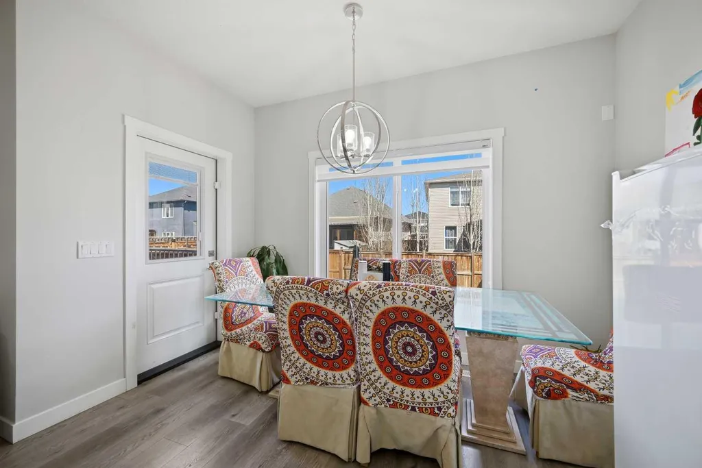 82 Legacy Glen Terrace SE Calgary AB T2X 3Y8