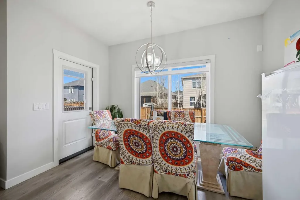 82 Legacy Glen Terrace SE Calgary AB T2X 3Y8