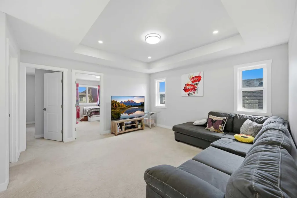 82 Legacy Glen Terrace SE Calgary AB T2X 3Y8