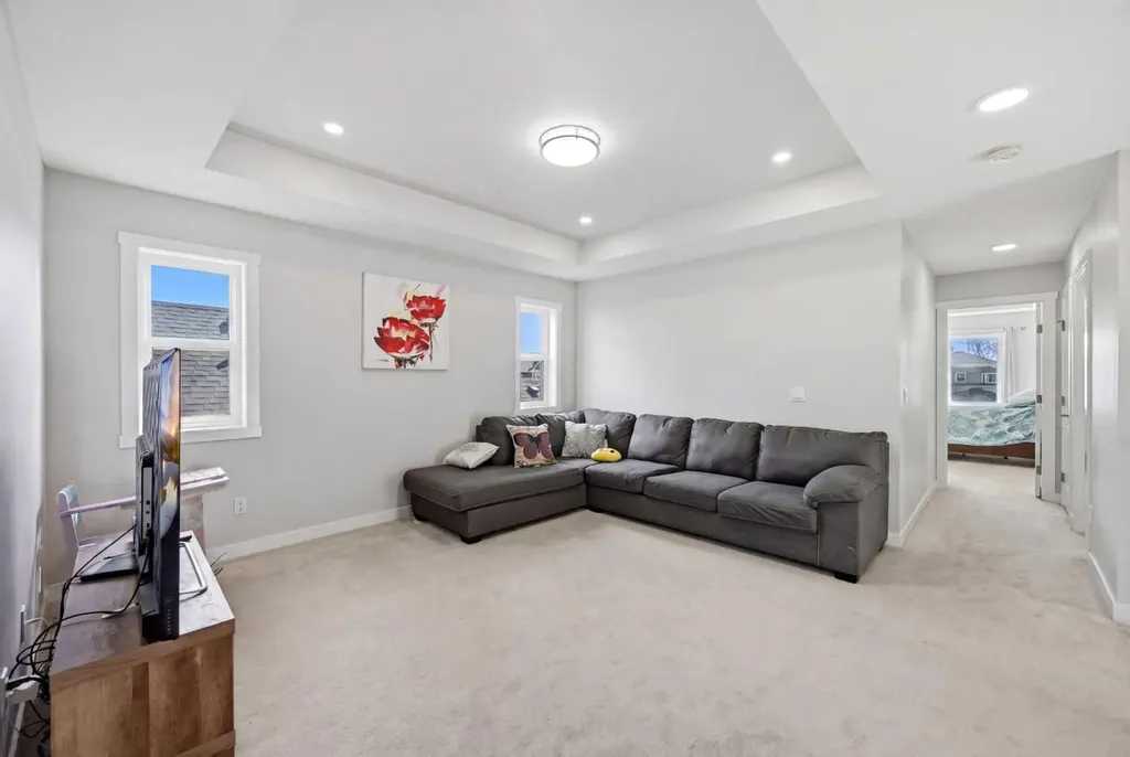 82 Legacy Glen Terrace SE Calgary AB T2X 3Y8
