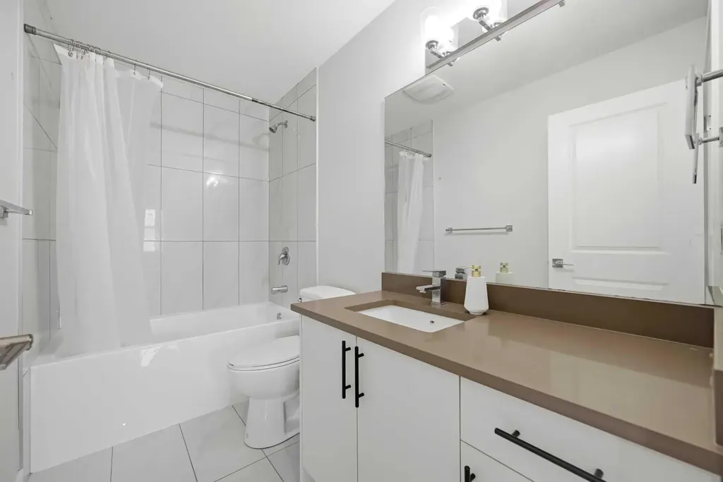 82 Legacy Glen Terrace SE Calgary AB T2X 3Y8
