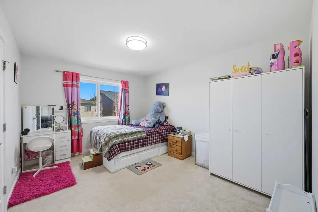 82 Legacy Glen Terrace SE Calgary AB T2X 3Y8