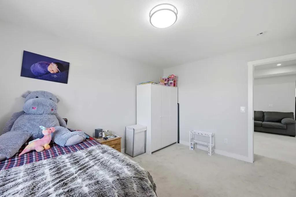 82 Legacy Glen Terrace SE Calgary AB T2X 3Y8