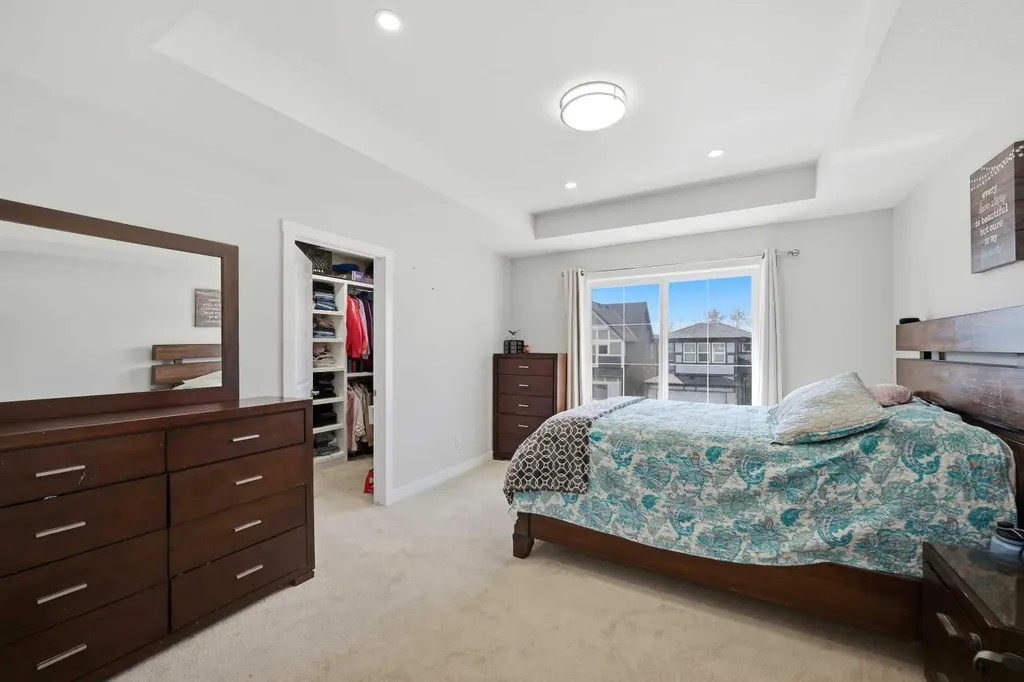 82 Legacy Glen Terrace SE Calgary AB T2X 3Y8